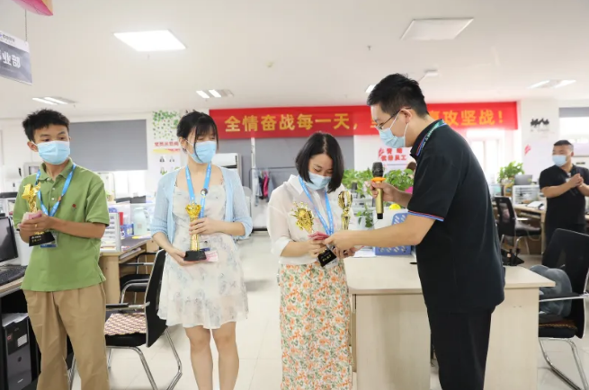 激情時(shí)刻！榮耀時(shí)刻！